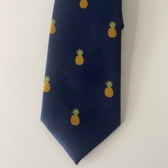 Pineapple Skinny Men’s Tie - AUSCufflinks Navy Thin Tie - Picture 5 of 12
